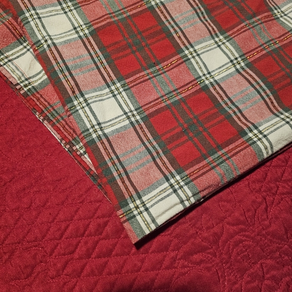 Christmas Plaid Tablecloth Ralph Lauren Vibes L👀K Unbranded 64" x 49" - Picture 8 of 10